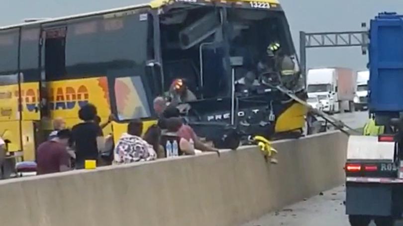 Texas Bus Accident Lawyer | 5 Injured in I-35 Crash Involving Tornado