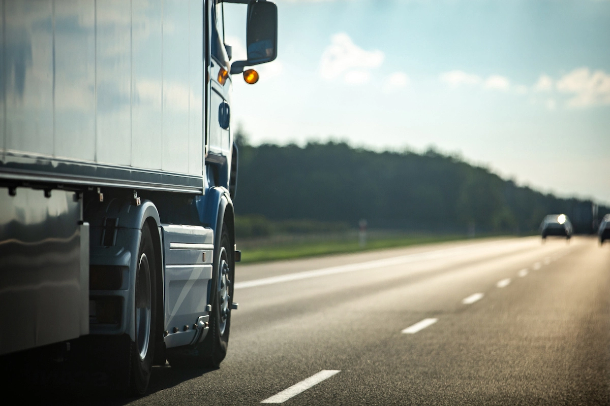 Sideswiped by a large truck in Houston? Here's what to do | Undefeated Houston 18-Wheeler Attorneys